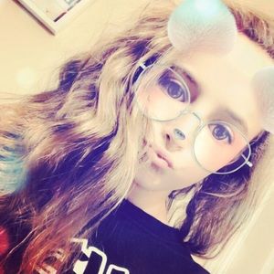 Meet your Posher, Brielle